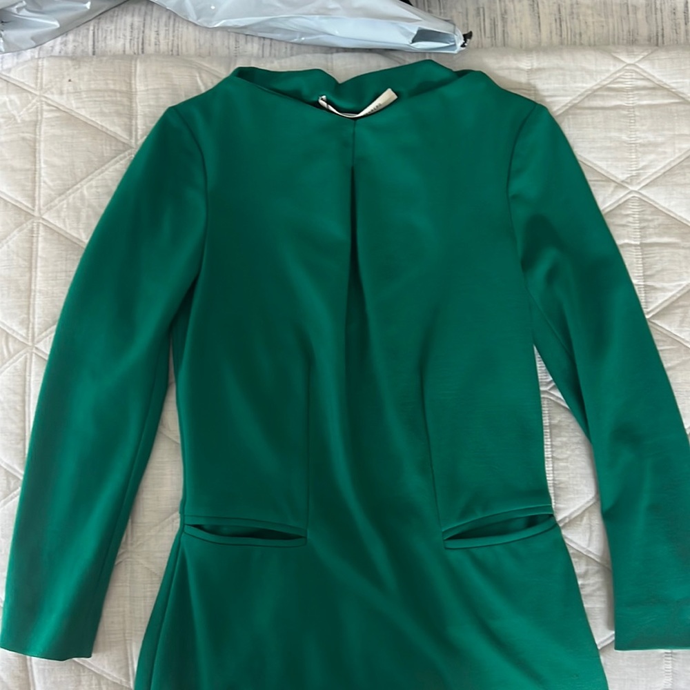 NWT DVF classic fitted sheath dress — green perfect for holidays